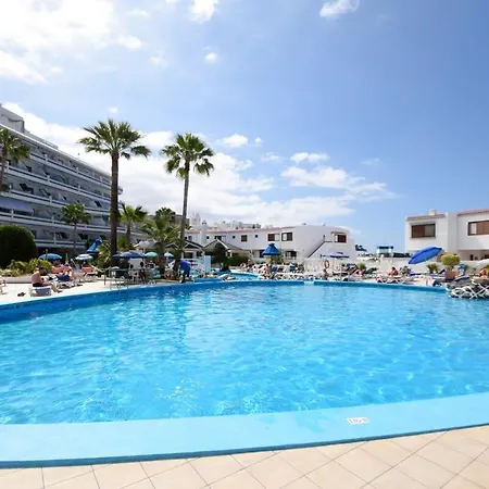 Club Atlantis 118 - One Bed Адехе